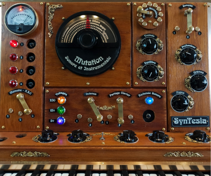Panel de SynTesla II